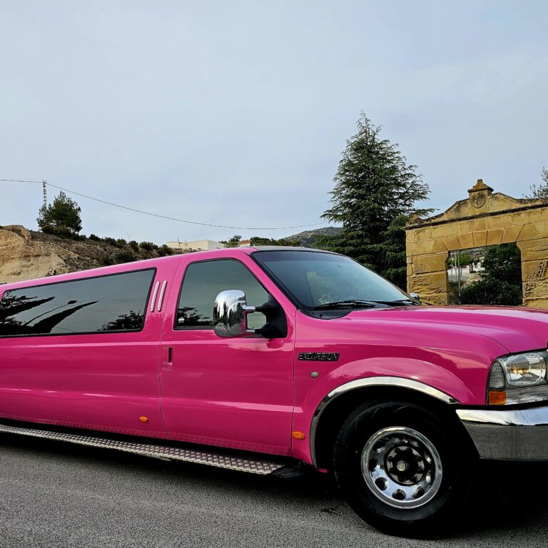 Alquilar limusina Alicante Ford excursion rosa