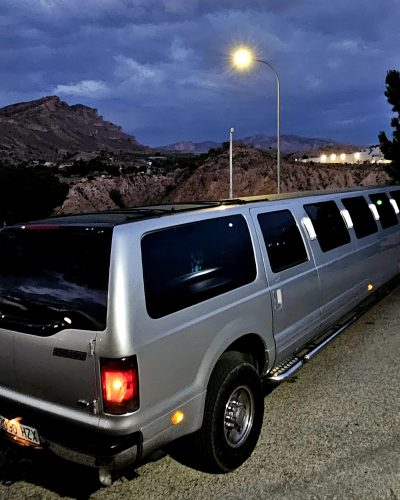 Limusina ford excursion gris Alicante