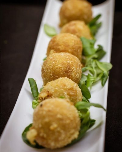 Menú Ibérico croquetas de rabo de toro y queso de cabra