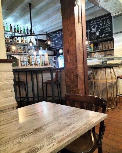 Restaurante-con-espectaculo-striper-Madrid-1.jpg